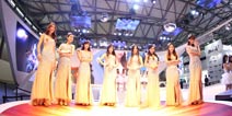 游族展台精彩不断 各类美女引爆全场