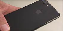 亮黑色iPhone 7又粗事啦 背部文字全印上贴膜