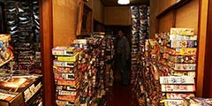 壕做友!日宅最强手办店模型堆积如山