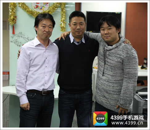 DeNA中国CEO王勇、DeNA中国新任CEO任宜亲密合影