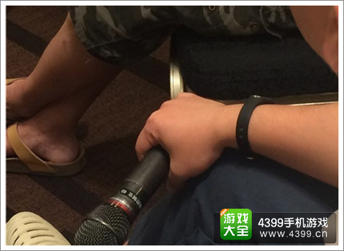 小米手环谍照