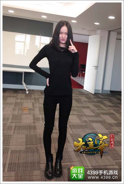 天蚕土豆连呼难招架 《大主宰》手游惊现大波校花