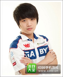 召唤师联盟代言人微笑