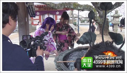 《拳皇97OL》拍摄花絮 这腿已够玩一年
