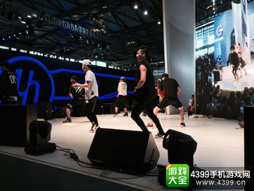 盛大展台表演