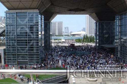 【新鲜事】C88开始 全球最大同人志圣战开战!