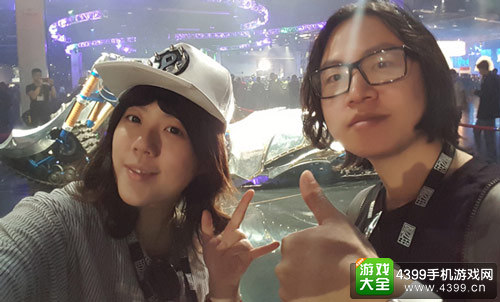 两位玩家在暴雪嘉年华现场