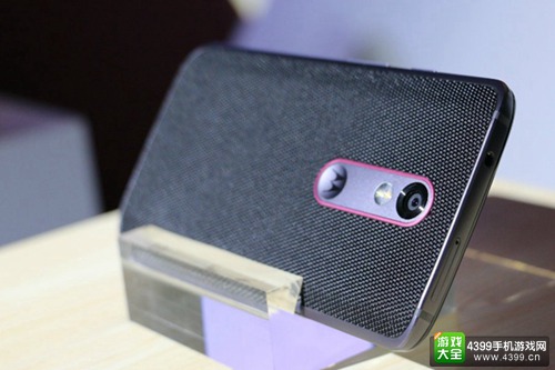 Moto X极正式发布 4年碎屏保修5288元