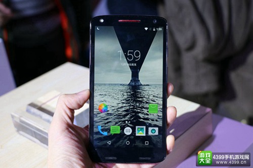Moto X极正式发布 4年碎屏保修5288元