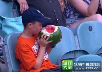吃瓜少年