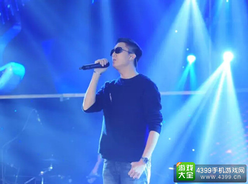 乐逗游戏总裁兼联合创始人高炼惇演唱歌曲《海阔天空》