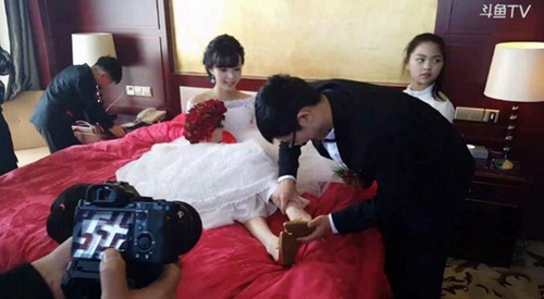 炉石传说主播安德罗妮和板娘婚礼