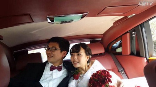 炉石传说主播安德罗妮和板娘婚礼