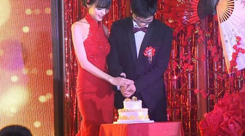 炉石传说主播安德罗妮和板娘婚礼