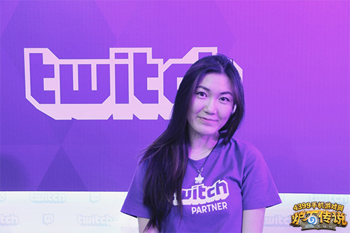 对话炉石传说美服美女主播Hafu
