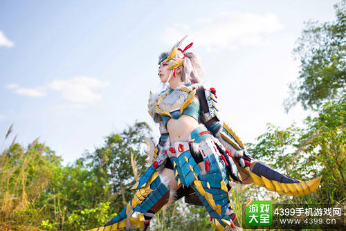 作品名称：《怪物猎人》雷狼龙剑士套
