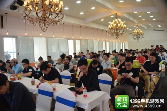座无虚席的会场