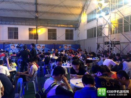 2016腾讯欢乐斗地主季中赛群访 原来高材生们是这样迷上斗地主的