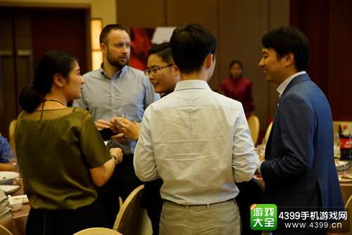 外国游戏团队参加国际游戏商务酒会 冰穹互娱合作国际化