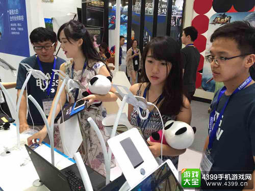 腾讯WeTest专家在现场进行耐心指导