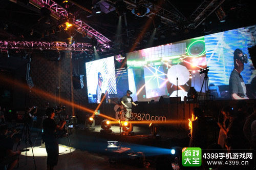 DJ用VIVE打碟动感十足