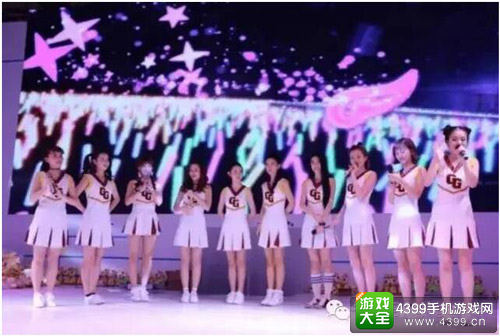 Showgirl在规范的衣着下，依旧能够成为ChinaJoy的一道靓丽风景