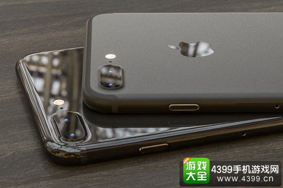 苹果iPhone7亮黑色和黑色对比
