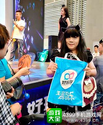 赢得展台周边的“可爱”伪娘