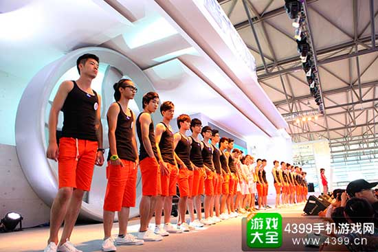 展台男模