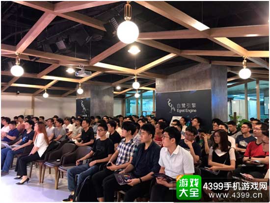 众多开发者现场聆听嘉宾分享经验干货
