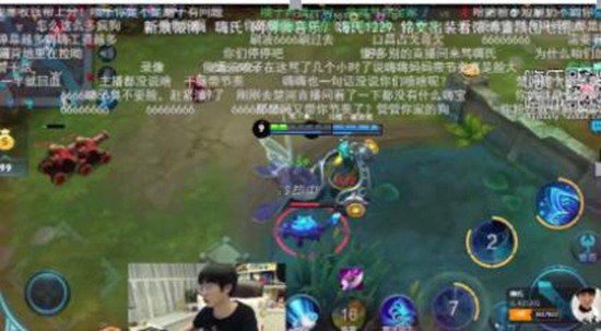 虎牙直播董小飒怒刚王者荣耀当红一哥