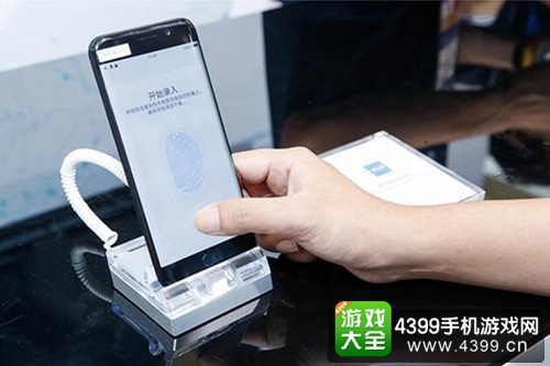 VIVO新旗舰机型Xplay7:搭载最新屏幕指纹解锁技术