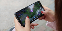 iPhone X玩《王者荣耀》疯狂误触 官方给出了这样的回答