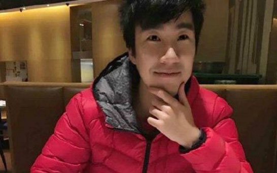虎牙直播三大人气主播登场 UZI、骚男、MISS荣获LOL年度大奖