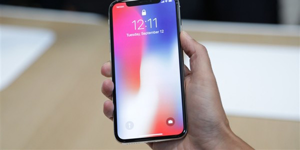 强行山寨iPhone X刘海的国产机 还原度99%凤凰传奇代言
