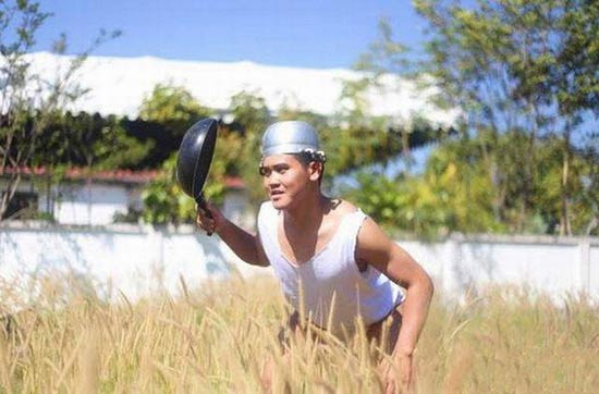 泰国小哥廉价Cosplay《绝地求生》