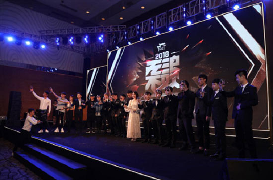 QST家族年终欢