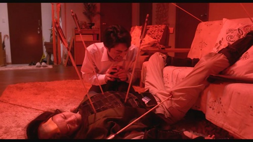 每天回家都会看到老婆在装死？