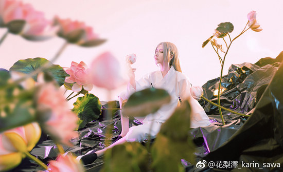 一人之下手游张灵玉cos-出淤泥而不染