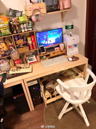 十分用心装饰自己的房间