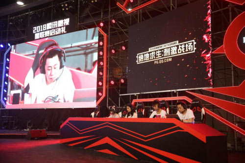 导师带领粉丝吃鸡