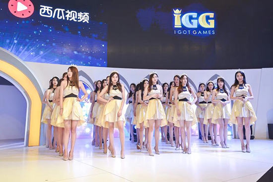 CJ2018:IGG网红背包遭疯抢,百名Showgirl成全场焦点