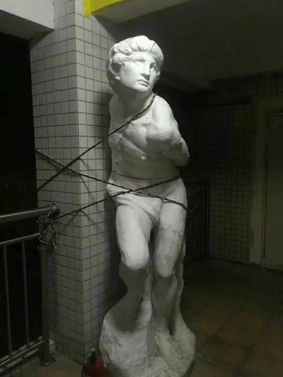 雕像
