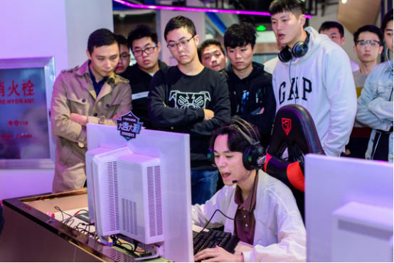 紧急战报来袭！PUBG小组赛定位泛悦汇·KA街，王者又见王者！