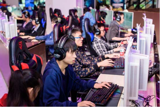 紧急战报来袭！PUBG小组赛定位泛悦汇·KA街，王者又见王者！