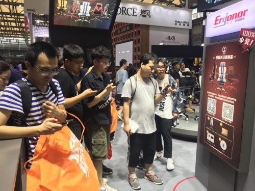 2019 ChinaJoy展 保友竞赛型电竞椅为电竞玩家量身打造
