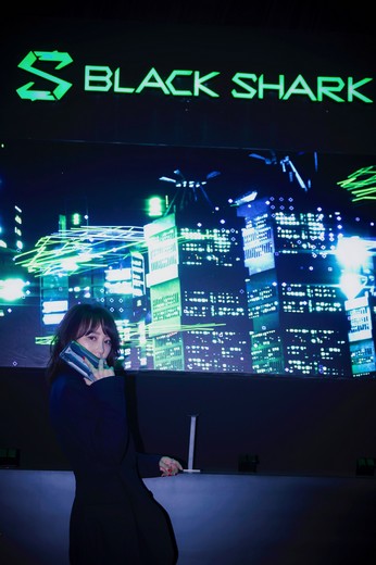 黑鲨游戏手机2 Pro突围游戏圈层 成时尚人士潮流新宠