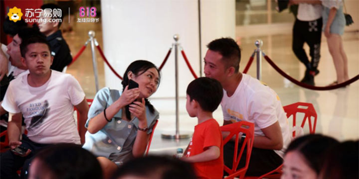 818苏宁狮王决赛现场小学生语出惊人：从来没玩过端游