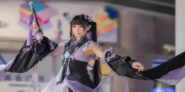 虎牙S9：总决赛线下观赛活动开启 美女coser现场为LPL助威